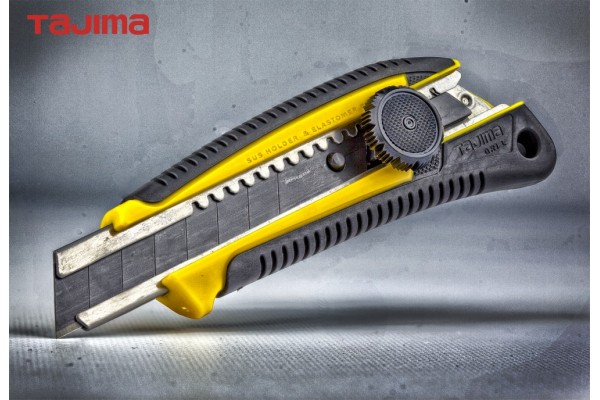Нож строительный сегментный TAJIMA LC561B 18 мм винтовой фиксатор