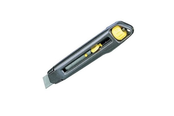 Нож сегментный Stanley Interlock 18 мм автоматический фиксатор с блокировкой