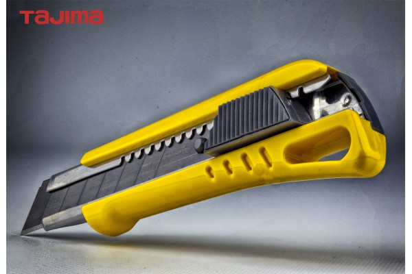 Нож строительный сегментный TAJIMA LC520B 18 мм автоматический фиксатор