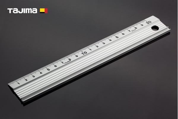 Лінійка алюмінієва 200 мм TAJIMA CTG-SD анти ковзна з бортиком