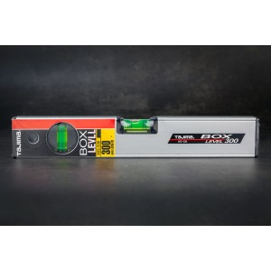 Уровень строительный TAJIMA BOX BX2-S30 300 мм алюминиевый, фотолюминесцентная ампула