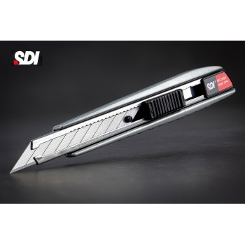Ніж канцелярський для точних робіт 9 мм кут 30°, автофіксатор SDI 3005C