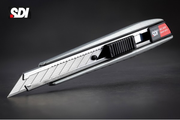 Ніж канцелярський 9 мм 30° для точних робіт автофіксатор SDI 3005C